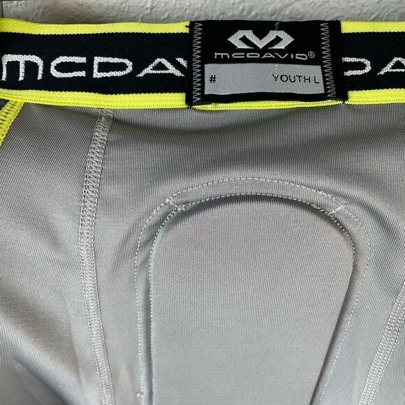 NWT McDavid Padded Football Shorts Size Youth L - Picture 2 of 9